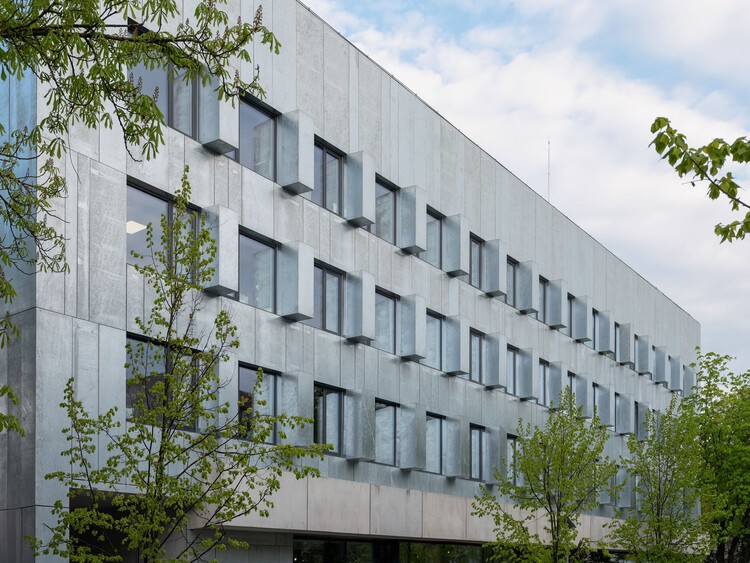 Escola Herojus / Architectural Bureau G.Natkevicius & Partners - Imagem 9 de 31