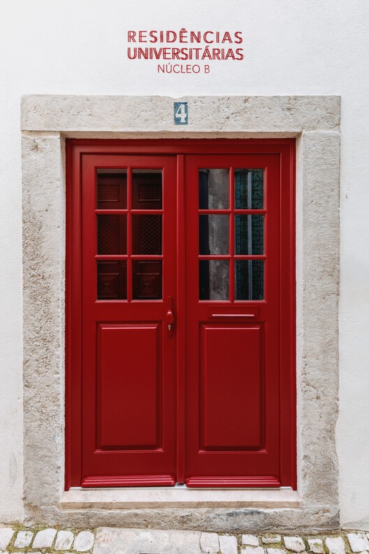 University Residences | Núcleo A e Núcleo B  / Madalena Pereira Arquitectura - Interior Photography, Door, Concrete