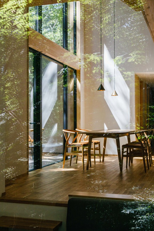 Casa ao Pé do Monte Asama / norari works - Fotografia de Interiores, Madeira, Vidro