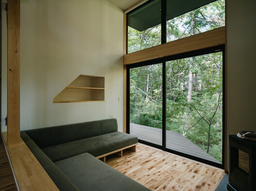 Casa ao Pé do Monte Asama / norari works - Fotografia de Interiores, Madeira