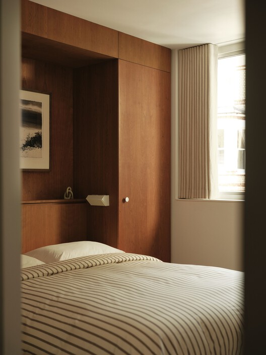Pine Heath Townhouse / Studio Hagen Hall - Interior Photography, Bedroom, Bed, Wood, Lighting