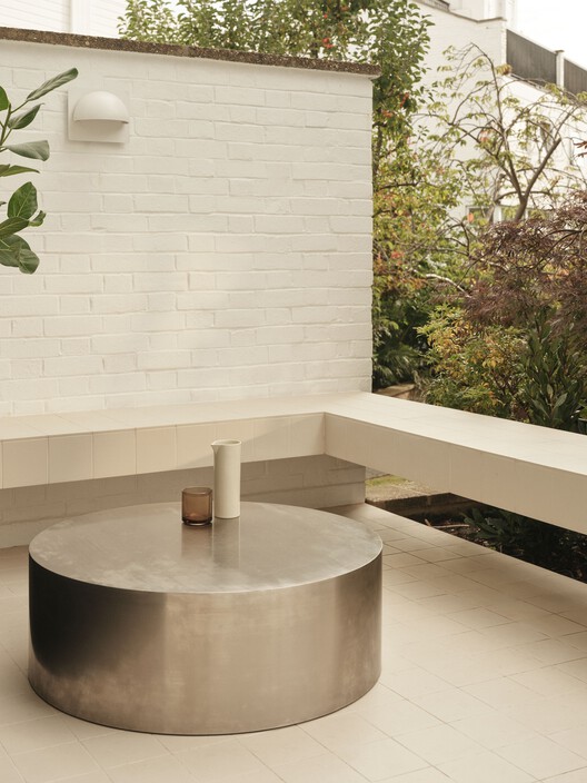 Pine Heath Townhouse / Studio Hagen Hall - Interior Photography, Bathroom, Wood, Concrete