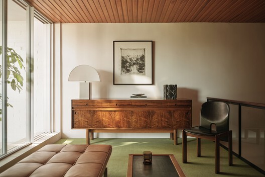Pine Heath Townhouse / Studio Hagen Hall - Interior Photography, Living Room, Wood, Table, Lighting, Chair