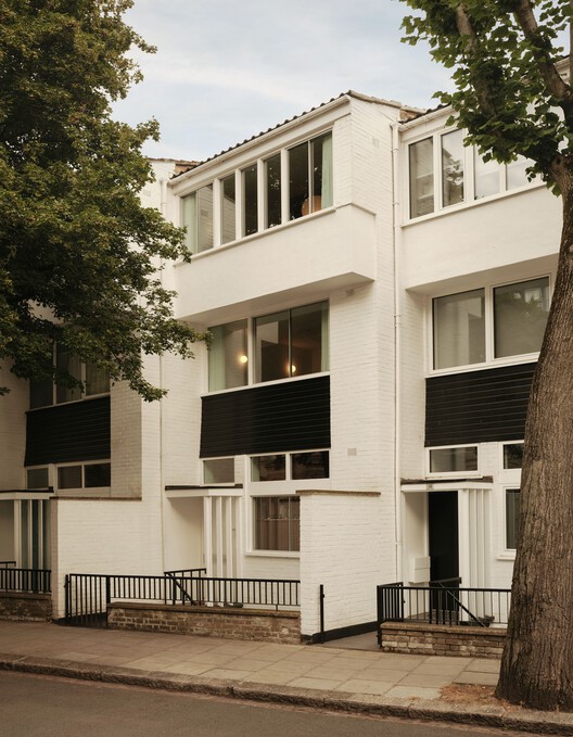 Pine Heath Townhouse / Studio Hagen Hall - Exterior Photography, Door, Balcony