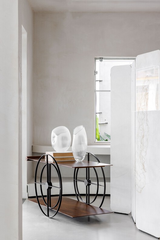 Tempo House / Studio Guilherme Garcia - Interior Photography, Lighting, Table, Chair
