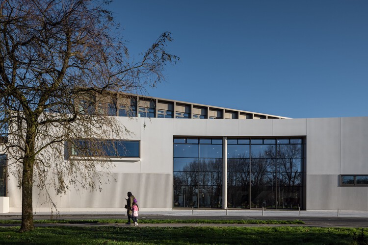 Biblioteca DeValera e Galeria de Arte Súil / Keith Williams Architects - Fotografia de Exterior, Fachada, Concreto