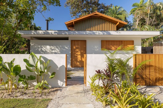 Residência FCAP2 / Pitta Arquitetura - Fotografia de Exterior, Madeira, Jardim