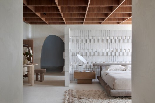 Casa Perene / Studio Guilherme Garcia - Fotografía interior, Sala de estar, Dormitorio, Madera, Camas