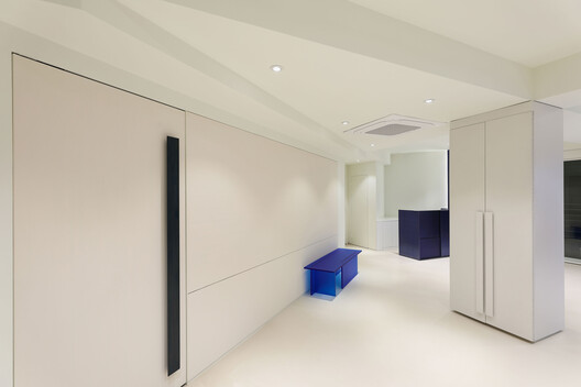 PAVONE / Design Studio Maoom - Interior Photography, Wood, Lighting, Door, Glass