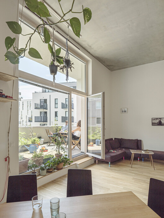 Quartiershaus am Stadtbalkon / feld72 - Interior Photography, Living Room, Chair