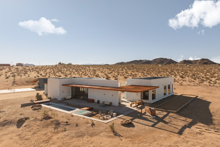 Casa Azzurra / Studio AdM - Image 2 of 36