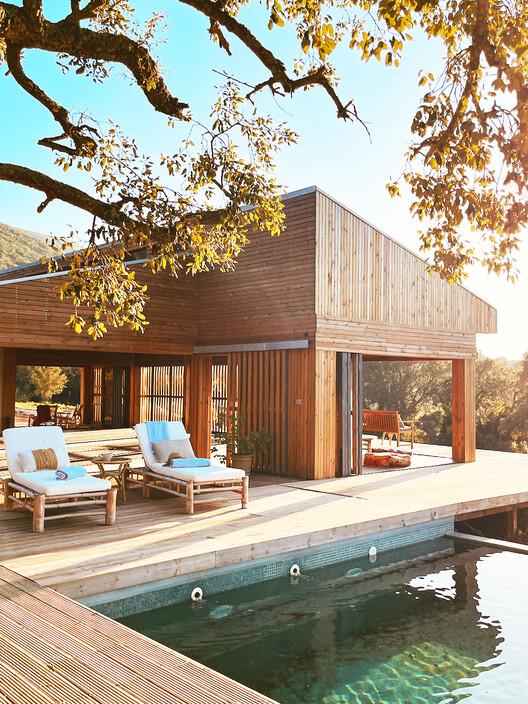 Quinta na Serra / A+Architecture Studio - Fotografia de Exterior, Madeira, Porta, Terraço