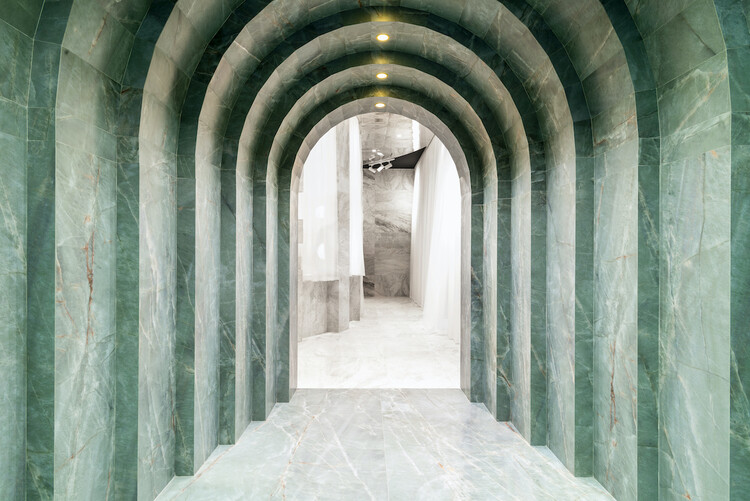 Descubriendo interiores de showrooms: el arte de exhibir materiales, muebles y objetos de diseño - Imagen 38 de 43
