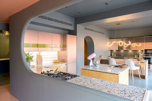 Descubriendo interiores de showrooms: el arte de exhibir materiales, muebles y objetos de diseño - Imagen 40 de 43