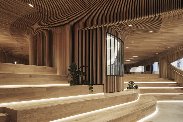 Descubriendo interiores de showrooms: el arte de exhibir materiales, muebles y objetos de diseño - Imagen 42 de 43