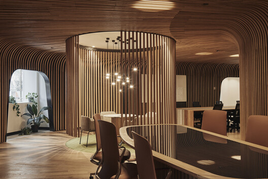 Descubriendo interiores de showrooms: el arte de exhibir materiales, muebles y objetos de diseño - Imagen 43 de 43