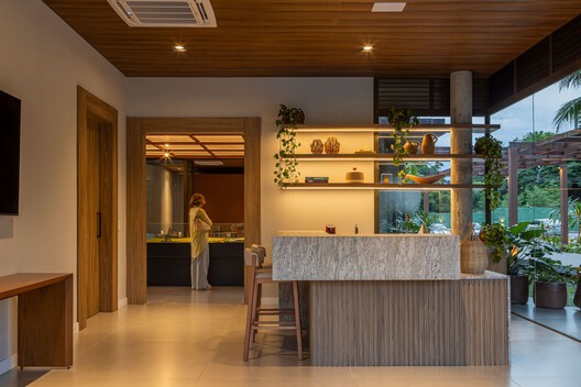 Descubriendo interiores de showrooms: el arte de exhibir materiales, muebles y objetos de diseño - Imagen 29 de 43