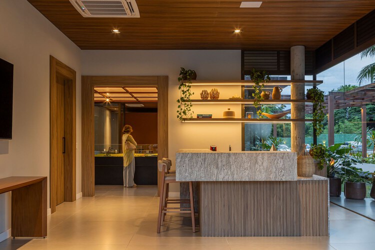 Descubriendo interiores de showrooms: el arte de exhibir materiales, muebles y objetos de diseño - Imagen 29 de 43