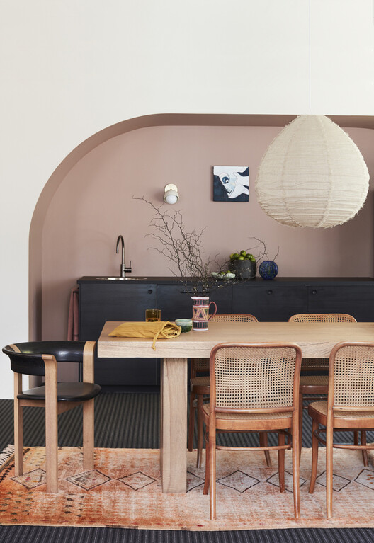 Descubriendo interiores de showrooms: el arte de exhibir materiales, muebles y objetos de diseño - Imagen 28 de 43