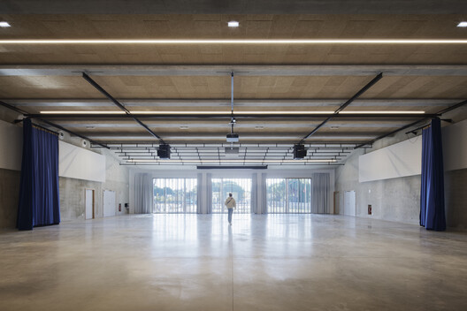 Event Hall L’Agora and Ernest Hemingway Media Library / Ateliers A+ - Image 4 of 25