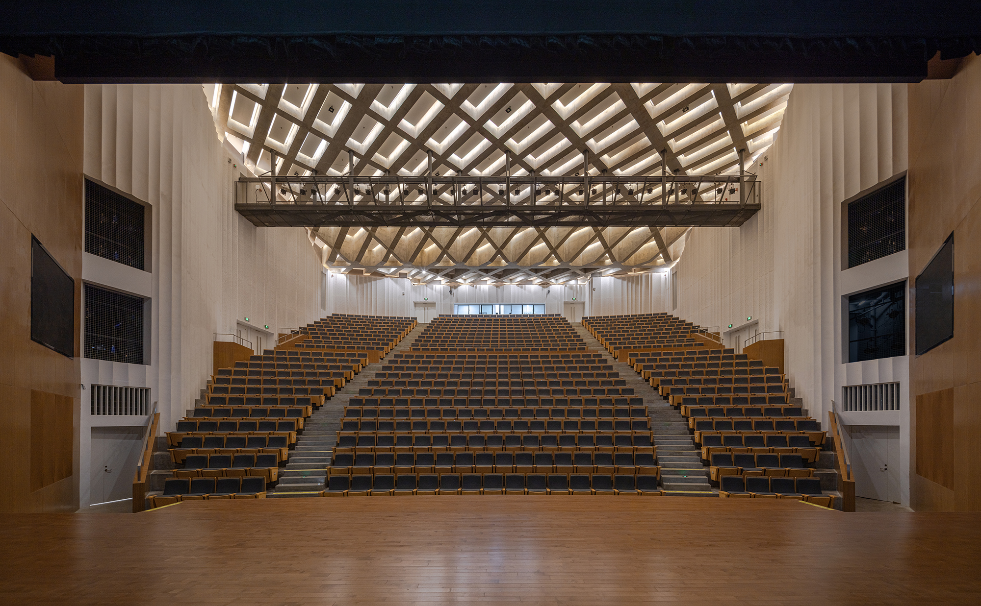 Gallery of Yijia Building of Tongji University / TJAD Atelier L+ - 23