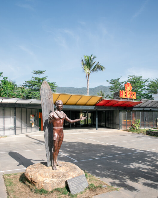 Earth-Hugging Duke Plaza / Edge Architects - Exterior Photography