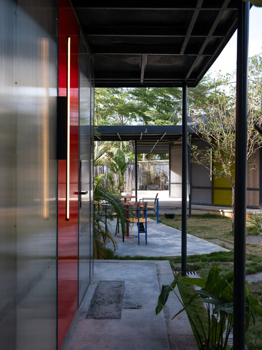Earth-Hugging Duke Plaza / Edge Architects - Exterior Photography