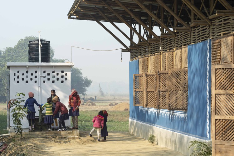 Escuela Primaria Bahuarwa / Arch Aid - Fotografía exterior
