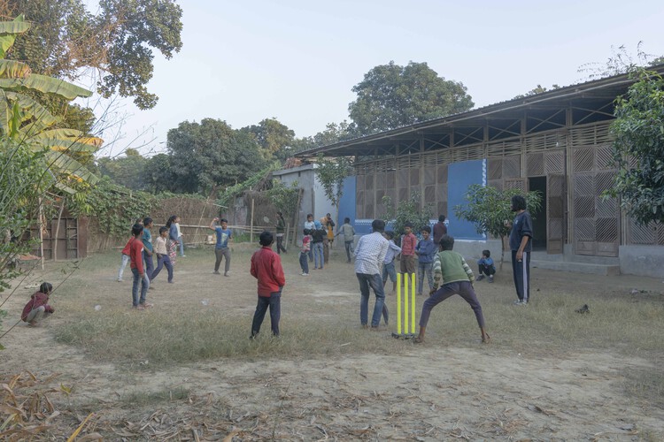 Escuela Primaria Bahuarwa / Arch Aid - Fotografía exterior
