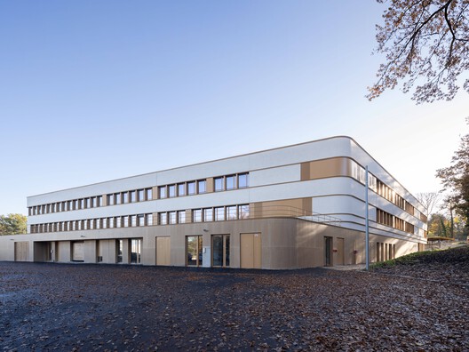 Claudine Hermann Secondary School / Ameller Dubois - Exterior Photography