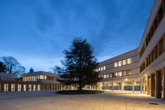 Claudine Hermann Secondary School / Ameller Dubois - Image 17 of 18