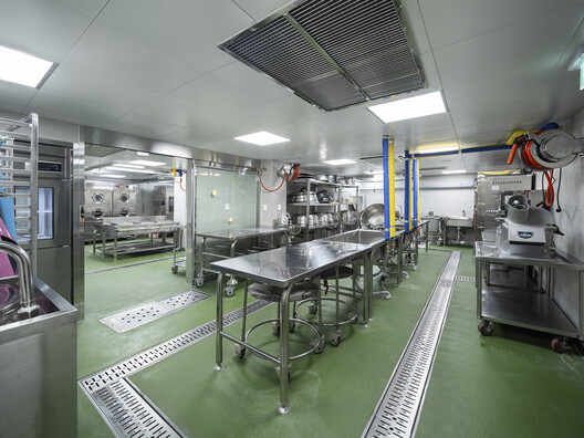 Mirae High School of Science & Technology Cafeteria Extension  / Bare Ground Architects - Interior Photography, Kitchen, Lighting, Steel