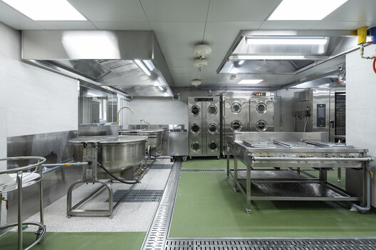 Mirae High School of Science & Technology Cafeteria Extension  / Bare Ground Architects - Interior Photography, Kitchen, Lighting, Steel