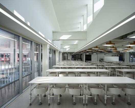 Mirae High School of Science & Technology Cafeteria Extension  / Bare Ground Architects - Interior Photography, Lighting, Glass