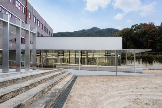 Mirae High School of Science & Technology Cafeteria Extension  / Bare Ground Architects - Exterior Photography