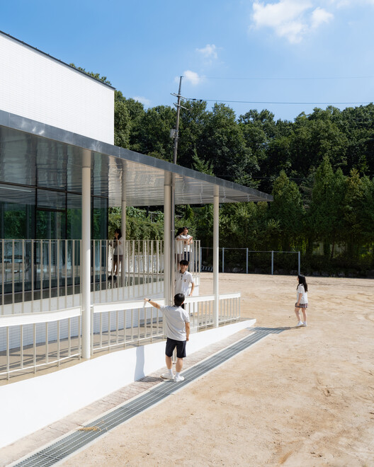 Mirae High School of Science & Technology Cafeteria Extension  / Bare Ground Architects - Exterior Photography