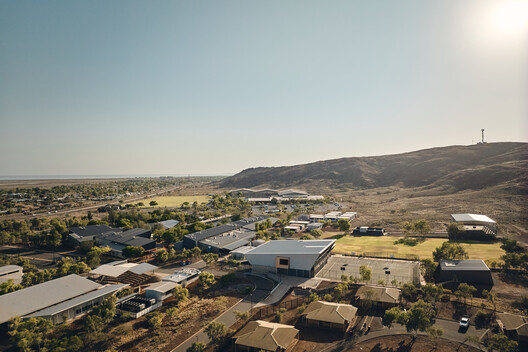 Espaços de Aprendizagem Técnica da Escola de Karratha / iredale pedersen hook architects - Fotografia de Exterior, Vista Aérea
