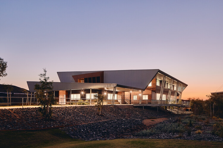 Espaços de Aprendizagem Técnica da Escola de Karratha / iredale pedersen hook architects - Imagem 18 de 31