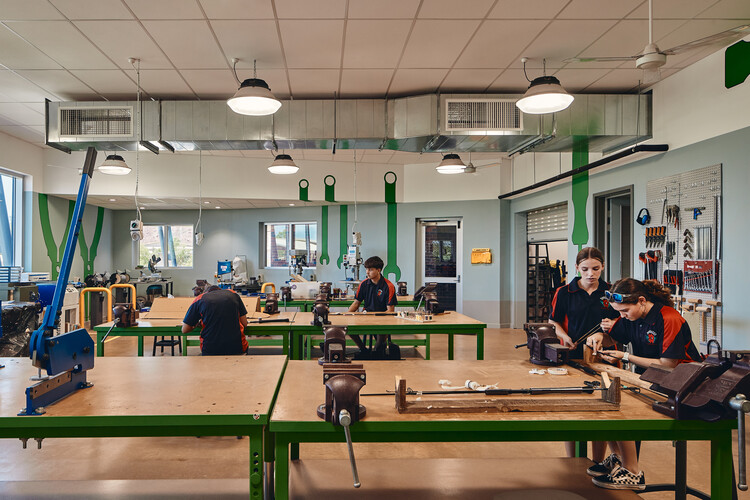 Espaços de Aprendizagem Técnica da Escola de Karratha / iredale pedersen hook architects - Fotografia de Interiores, Mesa