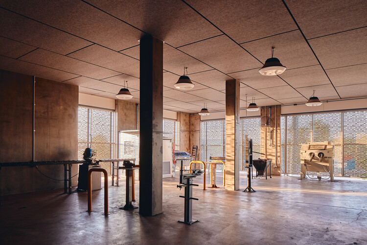 Espaços de Aprendizagem Técnica da Escola de Karratha / iredale pedersen hook architects - Imagem 13 de 31