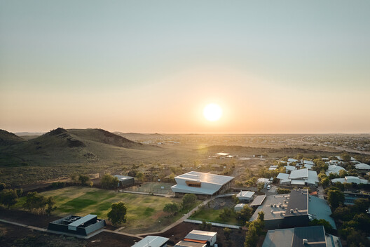 Espaços de Aprendizagem Técnica da Escola de Karratha / iredale pedersen hook architects - Fotografia de Exterior