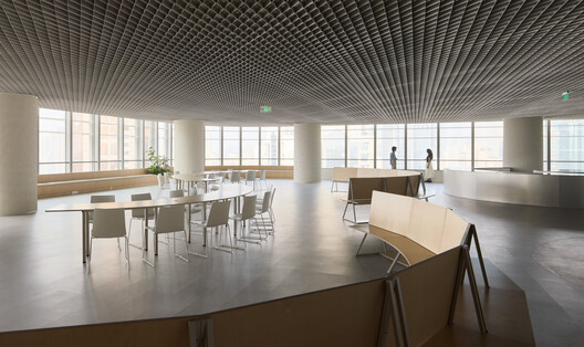 陆家嘴某资产管理公司室内设计 / HCCH合尘建筑 - 室内图, 椅子, 玻璃