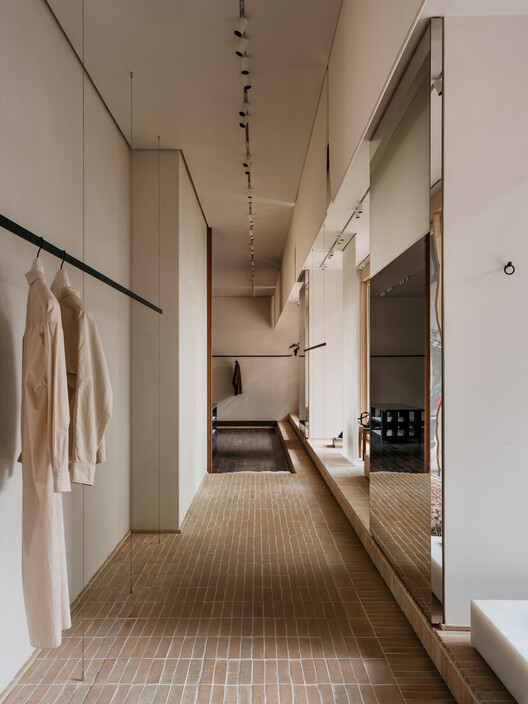 Lemaire Chengdu Boutique Store / F.O.G. Architecture - Image 20 of 32