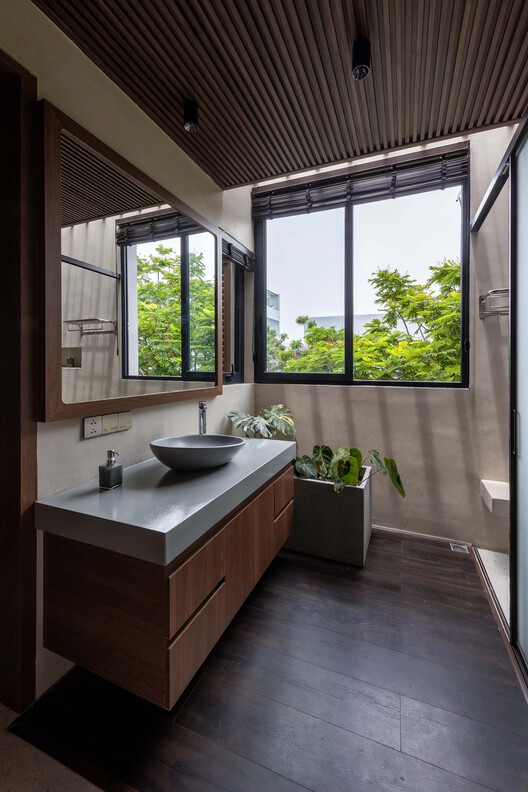 PR House / Plus Idea Studio - Interior Photography, Bathroom, Wood, Sink, Countertop, Lighting, Glass