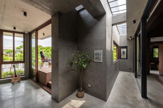 PR House / Plus Idea Studio - Interior Photography, Wood, Concrete