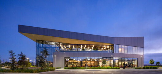 Healthpeak Properties Vantage Campus / Flad Architects - Exterior Photography