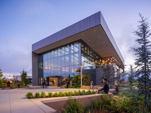 Healthpeak Properties Vantage Campus / Flad Architects - Exterior Photography