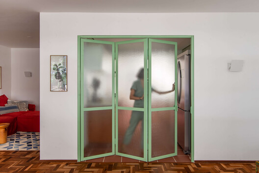 Apartamento André Fernandes / João Marujo + Orlando Naj - Fotografia de Interiores, Porta, Vidro