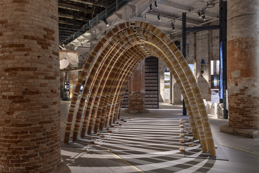 Bahréin gana el Premio Golden Lion a la Mejor Participación Nacional en la Bienal de Arquitectura de Venecia 2025 - Imagen 8 de 12