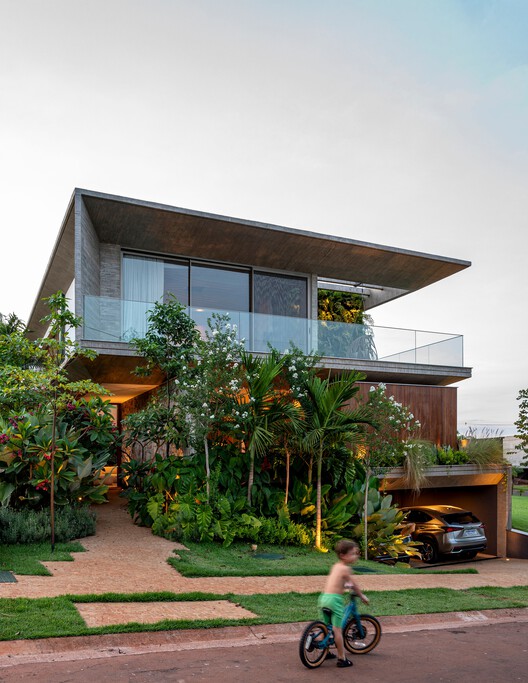 Casa Piracicaba / Urbem Arquitetura - Fotografía exterior, Balcón, Jardín